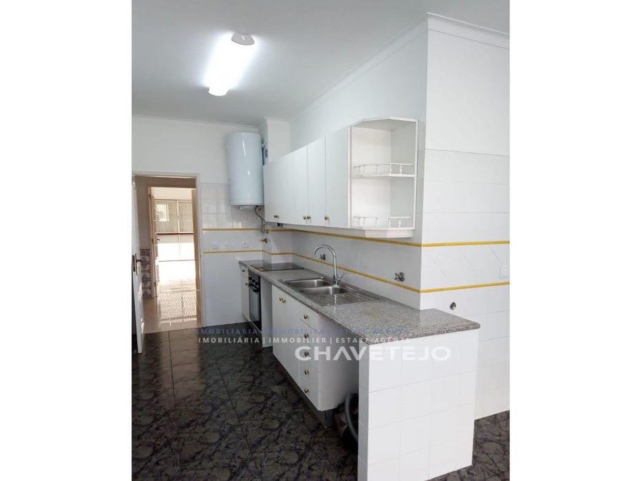 Apartamento T2 com arrecadação em Tomar - Disponível final Setembro