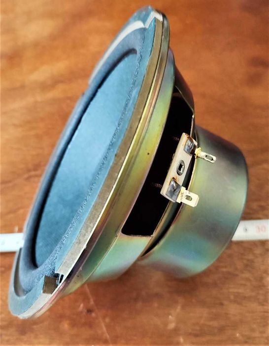 Głośnik SHARP 6 om średnica 17cm.