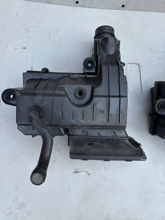 Корпус фільтра 1.6 2.0 Skoda Octavia A5 A7 Superb3 VW Passat B8