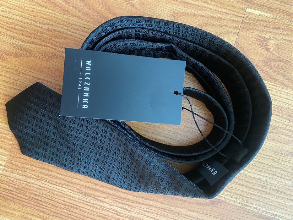 Краватка, галстук чорного кольору