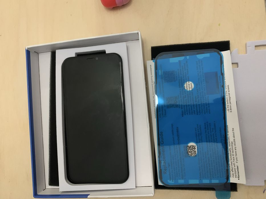 Дисплей для iPhone 11, чорний, з рамкою, Оригінал 100%