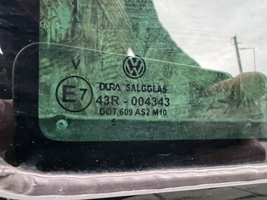Скло праве з форточкою VW T5 T6 Transporter Multivan Caravelle