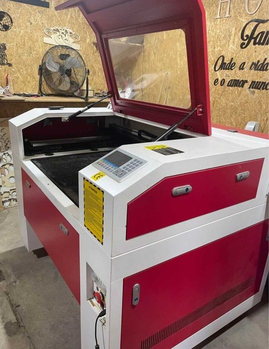 Máquina a laser de CO2 100w