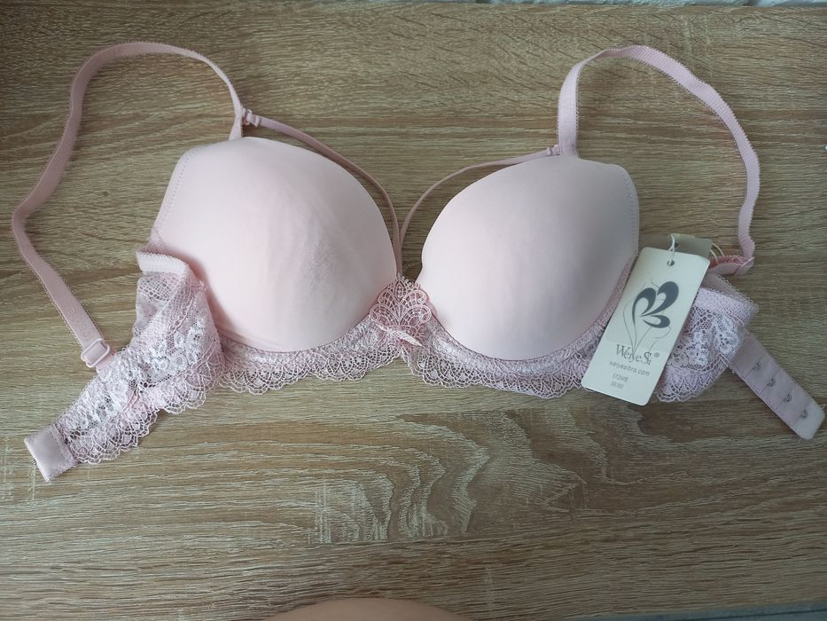 Продам бюстгальтери..