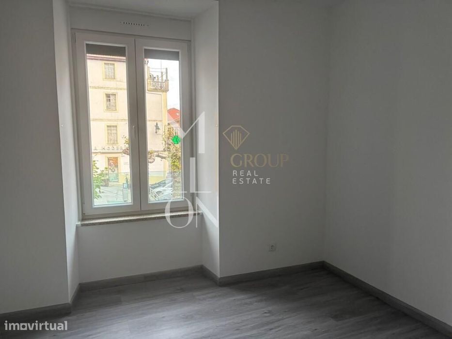 Apartamento T1 totalmente reconstruído no centro histórico da vila do