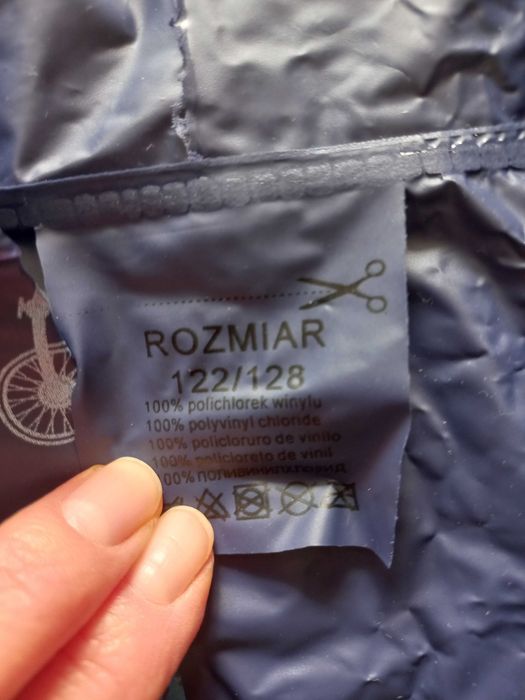 Kurtka przeciwdeszczowa rozm. 122, stan bdb