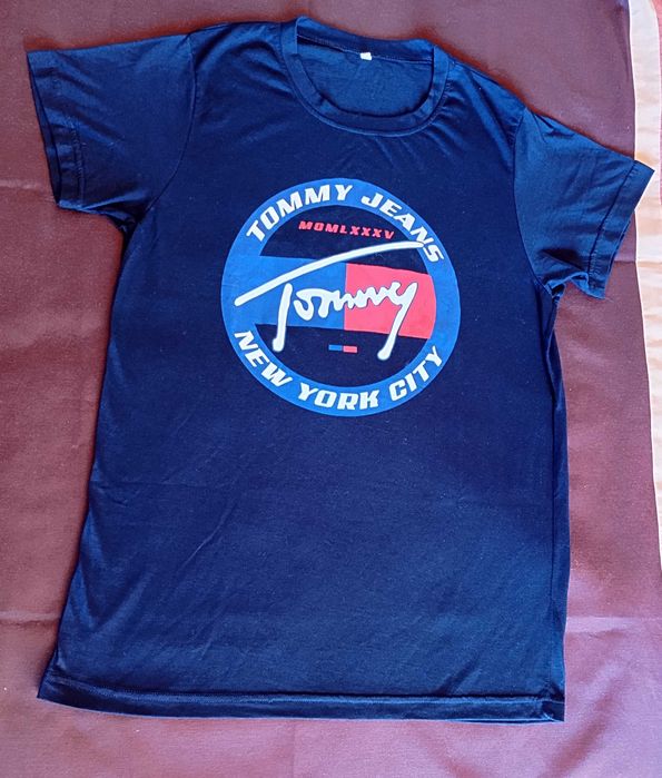 2 tee shirt Emporio Armani + Tommy