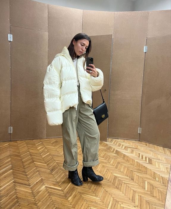 Пуховик Katsurina в білому кольорі короткий