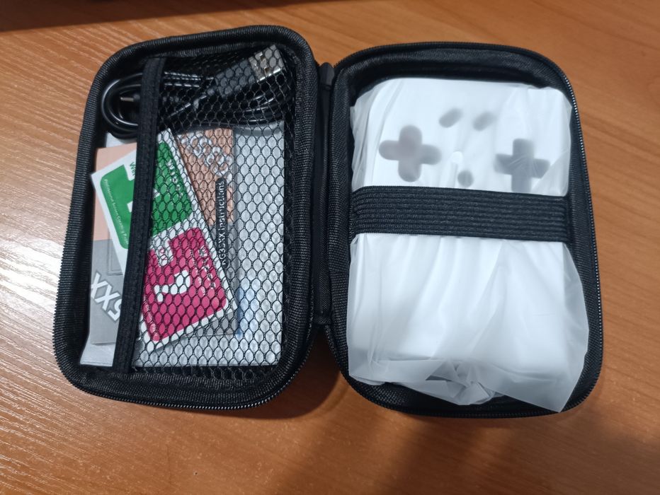 Andernic rg35xx  64gb сіра с сумкой в комплекте