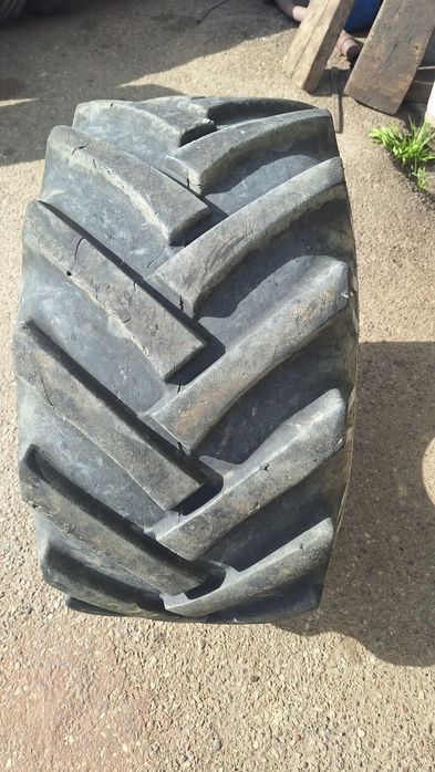 Opona 15.5/55/17 bkt