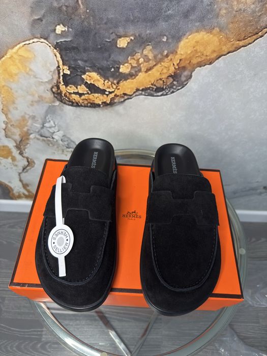 Тапочки шлепанці туфлі