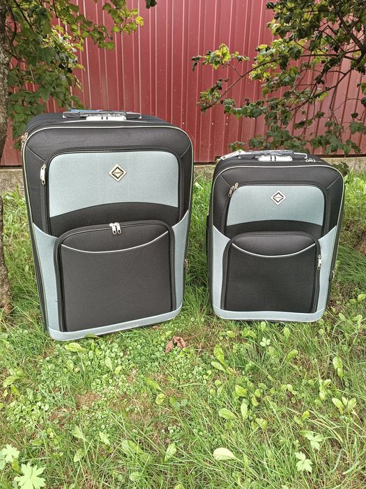 Дорожня валіза/чемодан на колесах мала чорно-фіолетова