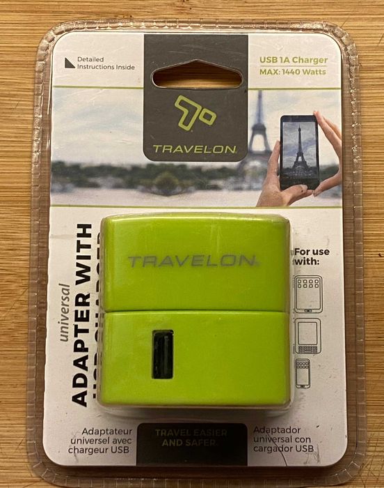 Adaptador universal com carregador USB