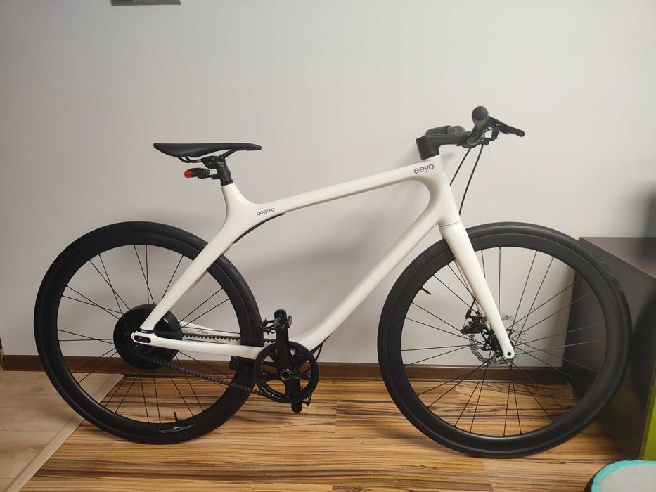 Rower elektryczny Gogoro Eeyo 1s z włókna węglowego