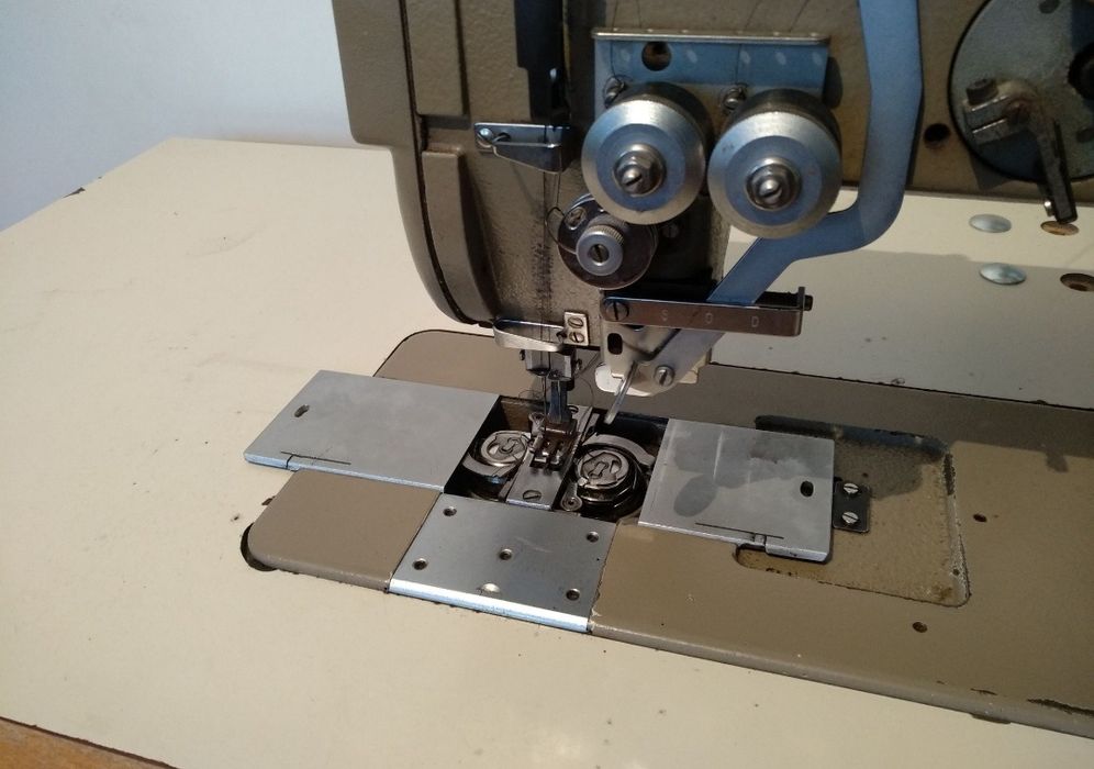 Двухигольная с отключением игл