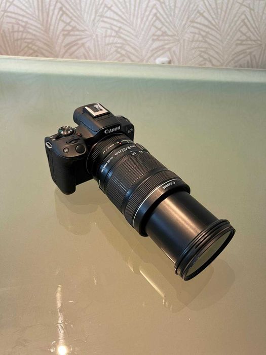 Kit de fotografia Canon R50 com lente 18-135, filtro CPL e 3 baterias extra