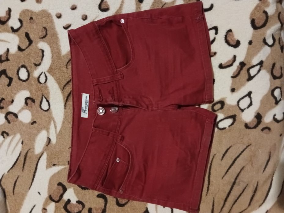 Продам женские шорты.
