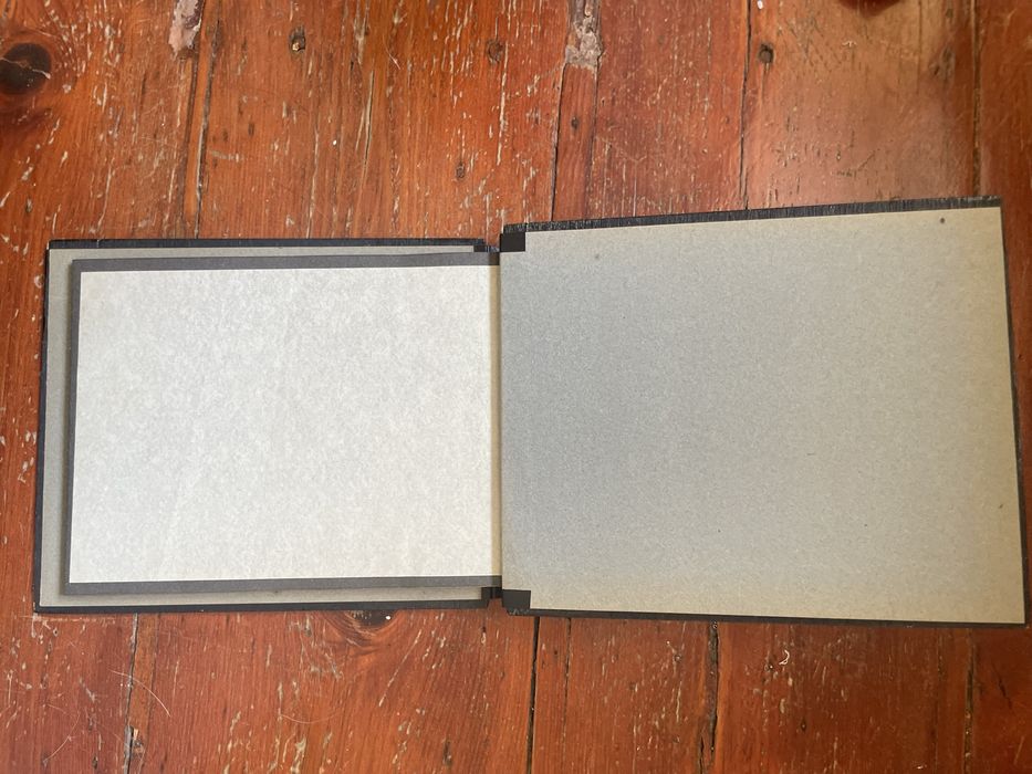 Álbum de fotos com capa lacada