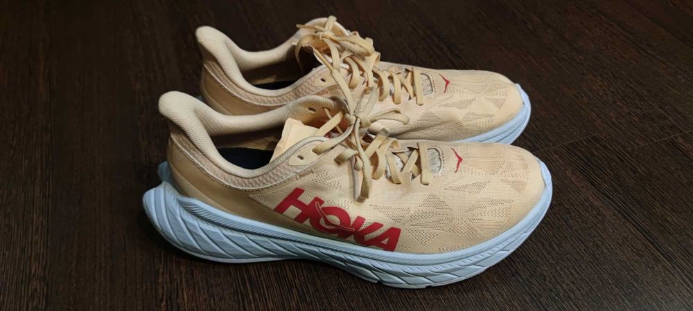 Кросівки Hoka Carbon X 2.  Р 43 1/3. 27.5см