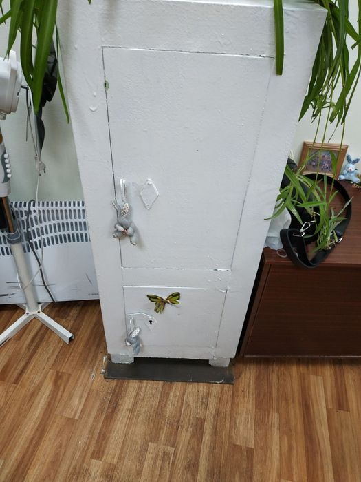 Сейф металлический