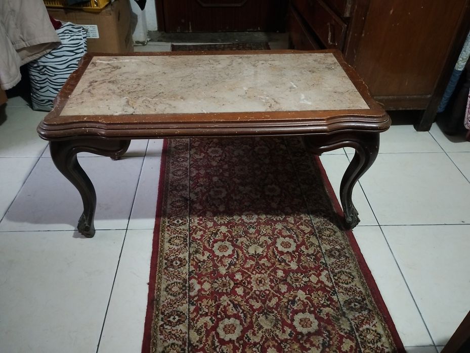 Vendo mesa muito bonita para sala