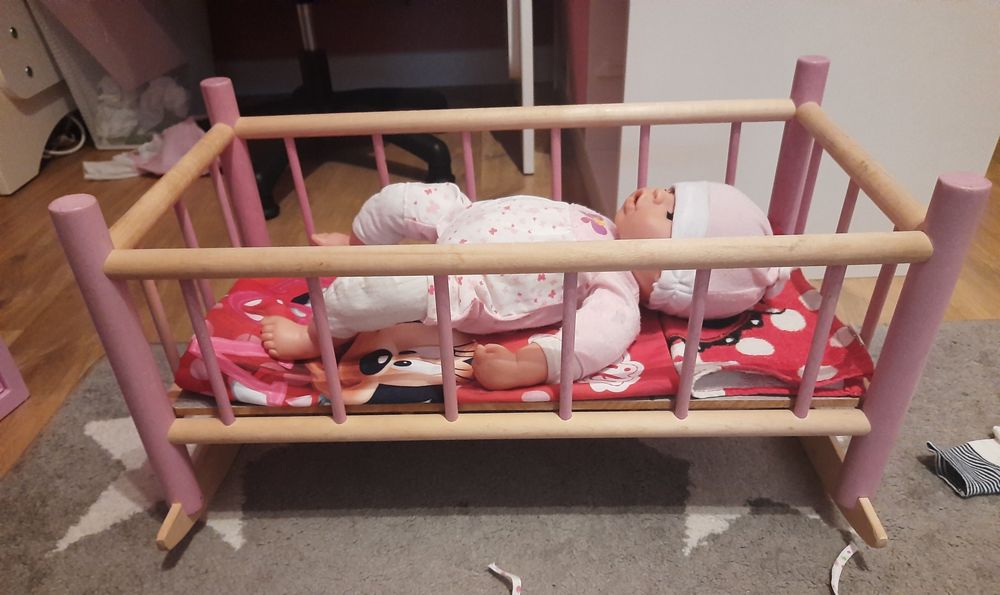 Kołyska dla lalek + lalka baby born +ubranka + Hello Kitty