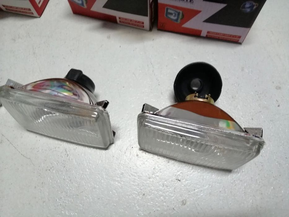 Kit de 4 faróis da frente Isuzu NKR Toyota Dyna 150 e 250 Datsun 720