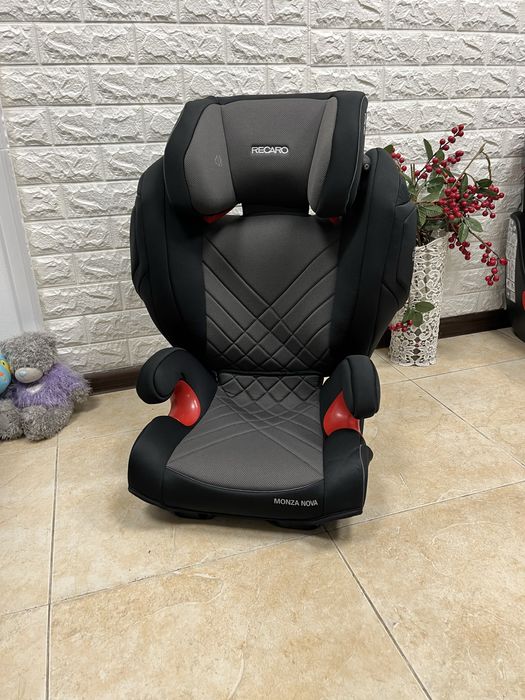 Автокрісло Recaro Monza Nova 2 Seatfix група 2/3 (15-36кг) рекаро