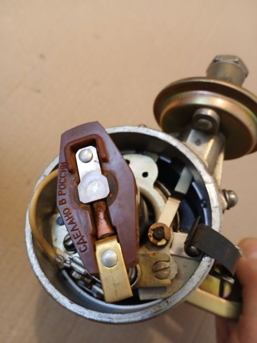 Распределитель зажигания ( трамблер ) ЗИЛ - 130