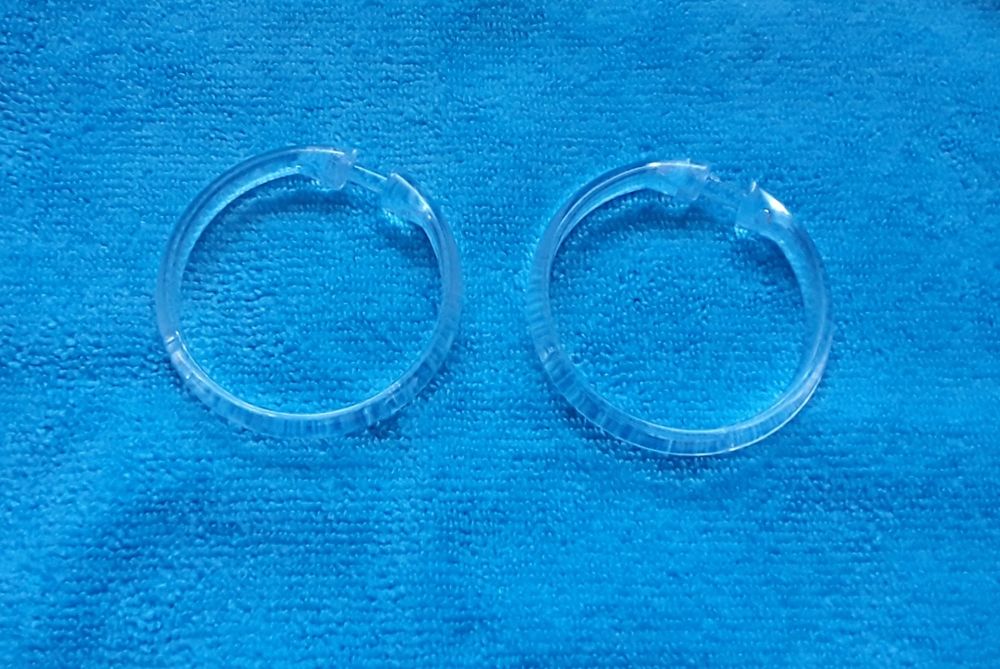 Conjunto 12 Argolas em acrílico para varão cortinado, novas!