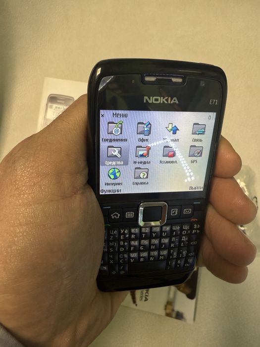 Б/у мобільний телефон Nokia E71 оригінал