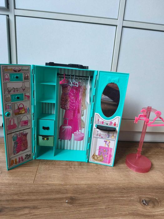 Kamper barbie z akcesoriami, skuterem i rowerem