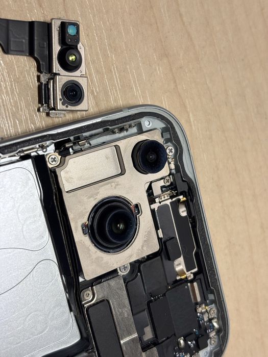 Запчастини для IPHONE 15