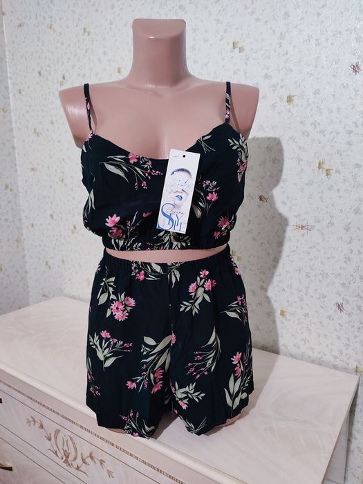 Продам комплект нижнего белья шорты - топик женская р S-44 новая