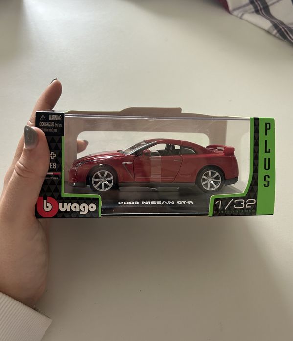 Burago Miniatura Nissan GT-R 2009