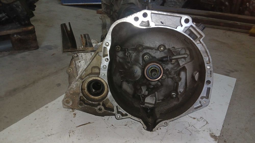 Caixa de velocidades Nissan Micra