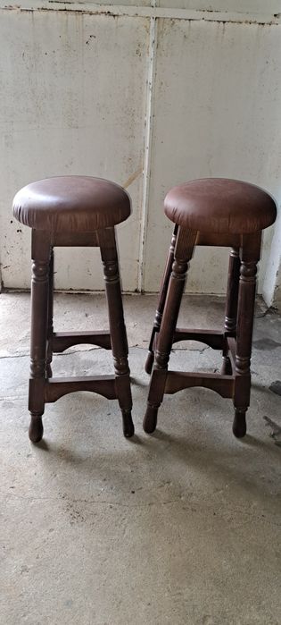 Bancos altos castanhos