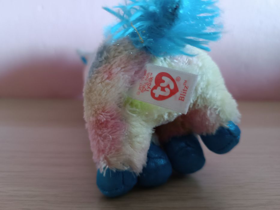 Maskotka pluszowy jednorożec model Blitz z kolekcji Ty Beanie Boos 19 cm