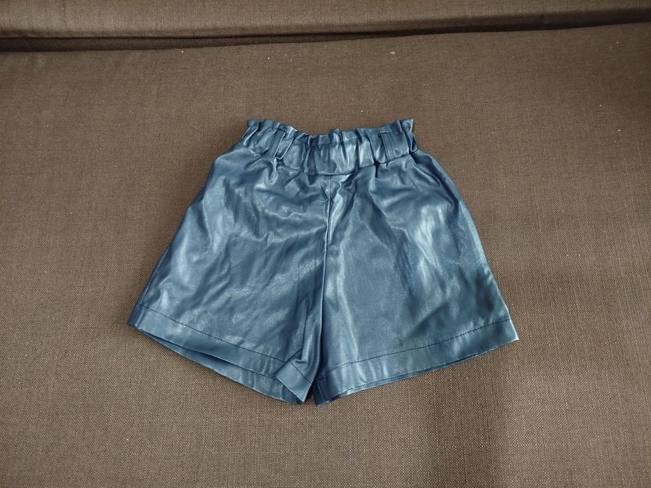Шкіряні шорти на дівчинку