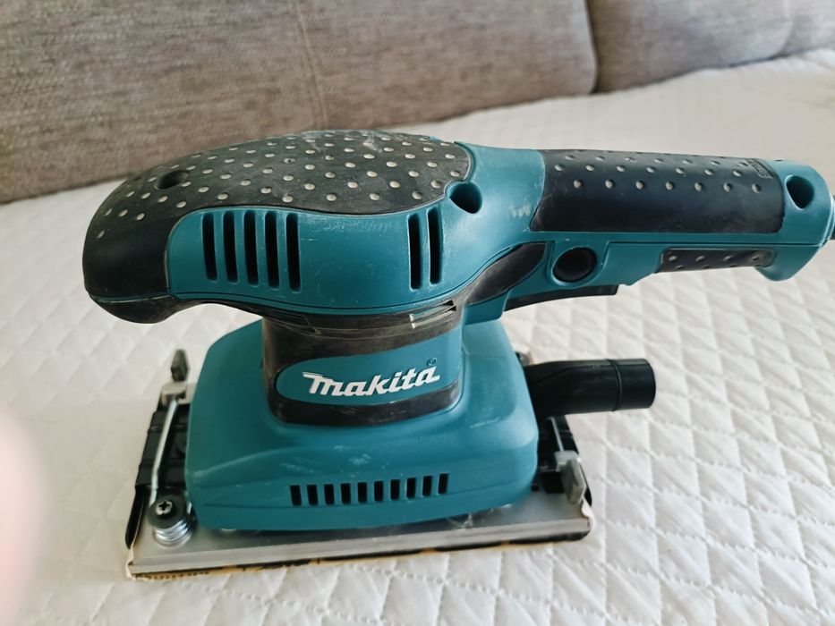 Шліфувальна машинка Makita BO3710, шліфмашинка