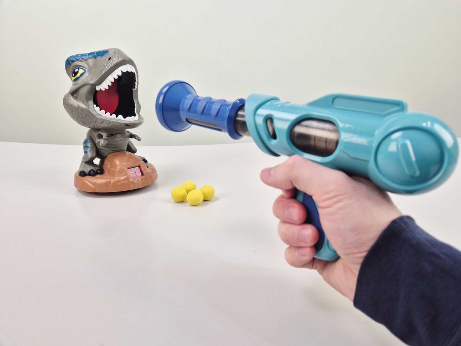 Попади в бегающего динозавра - Развлекательный игровой набор
