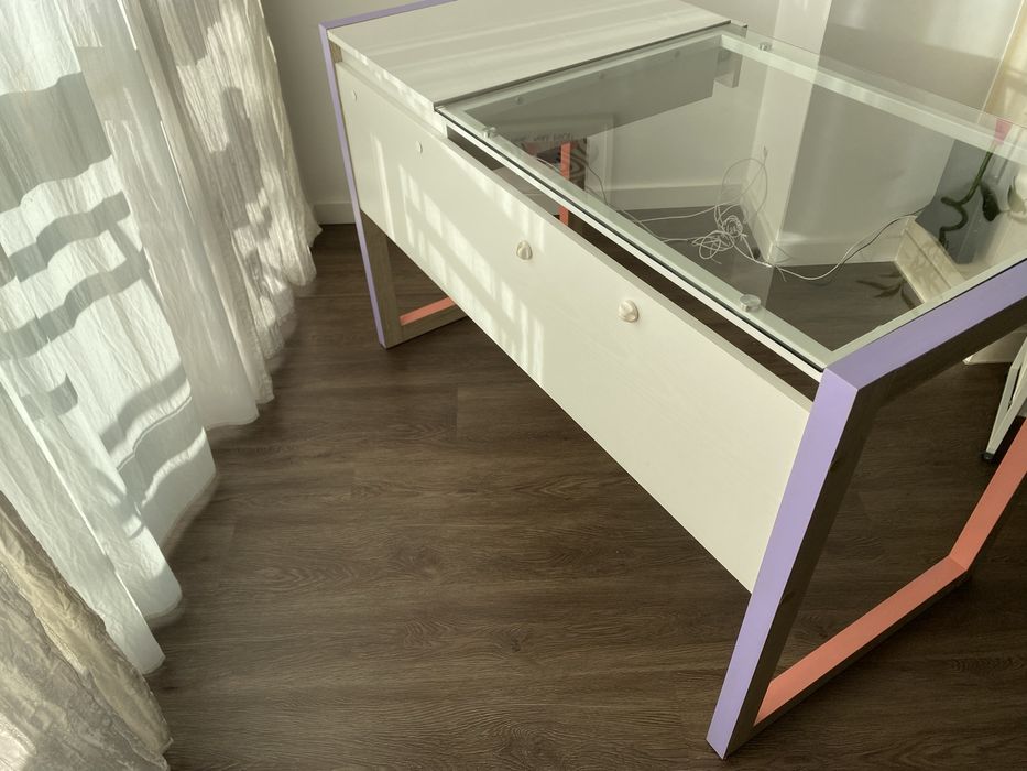 Secretaria criança colorida de vidro com gaveta