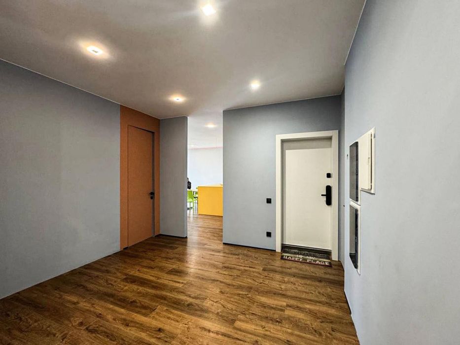 Київ. 3-кімн. квартира ЖК Лебединий, вул. Ревуцького, метро Харківська