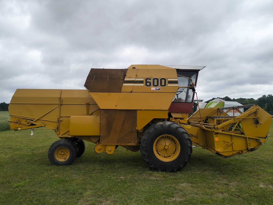 Kombajn zbożowy Sampo 600