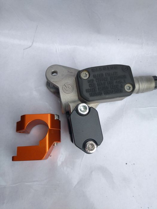Zestaw naprawczy ułamanego mocowania pompy brembo bracktec ktm