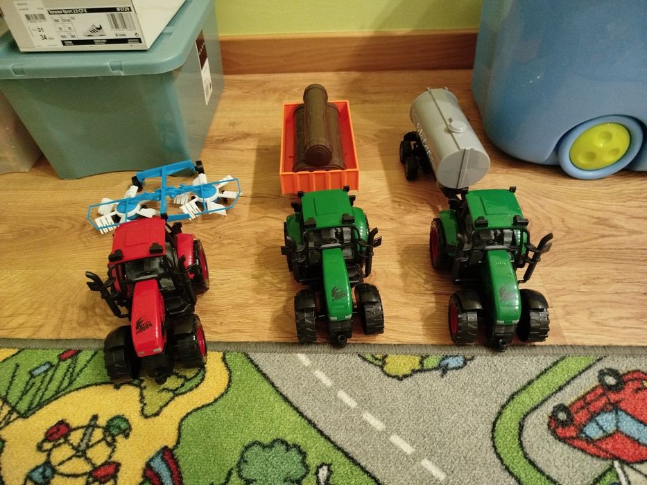 Brinquedos - 3 Tratores