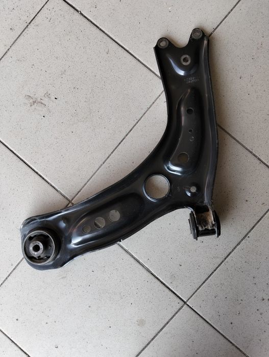 Рычаг правый Шкода Октавия 5Q0407152T