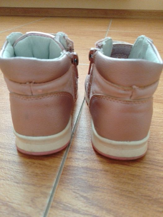 Черевички для дівчинки