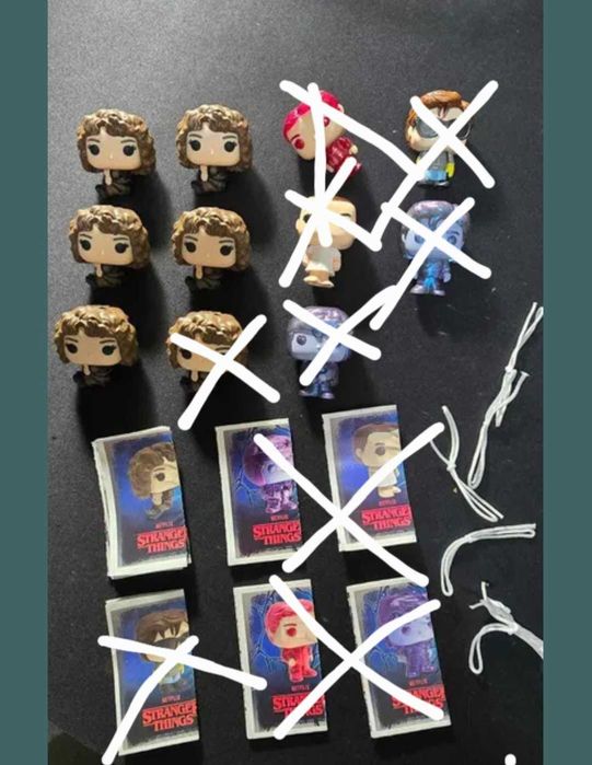 Kinder Joy Stranger things- VENDO OU TROCO POR/