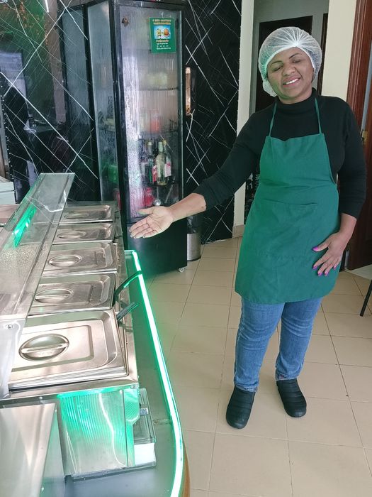 Buffet banho maria inclui 5 cubas, novo